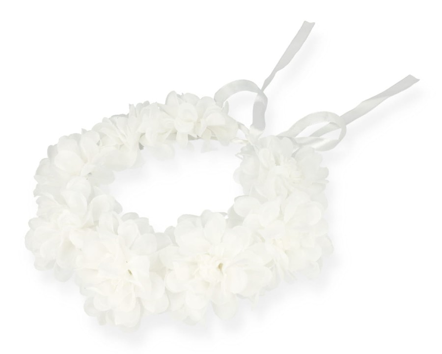 Wianek z białych kwiatów