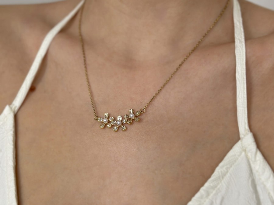 Naszyjnik kwiatki z perłą