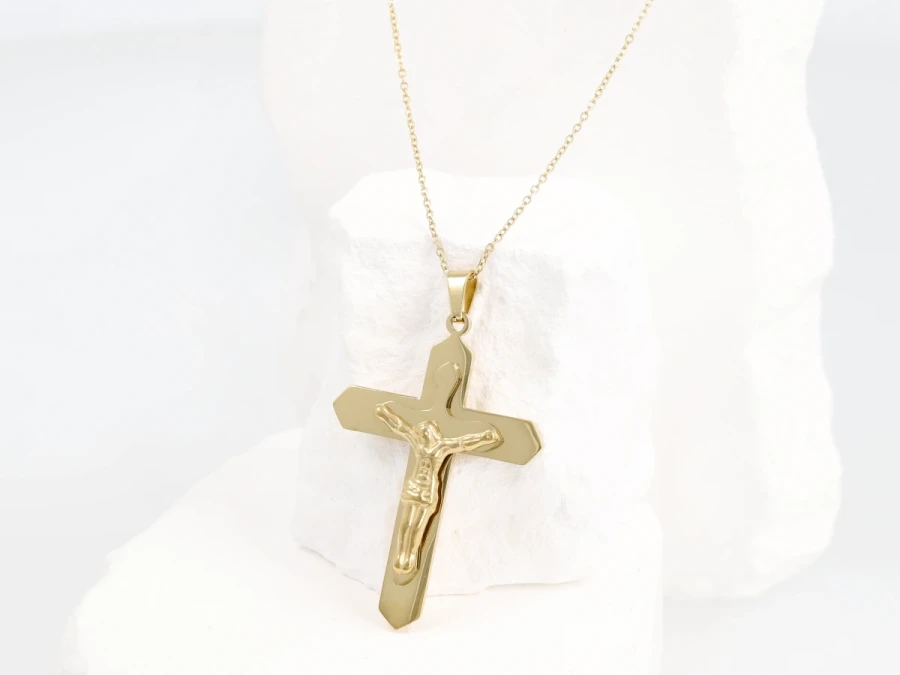 Naszyjnik z krzyżykiem 