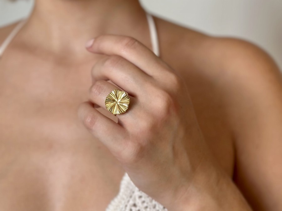 Pierścionek gnieciony