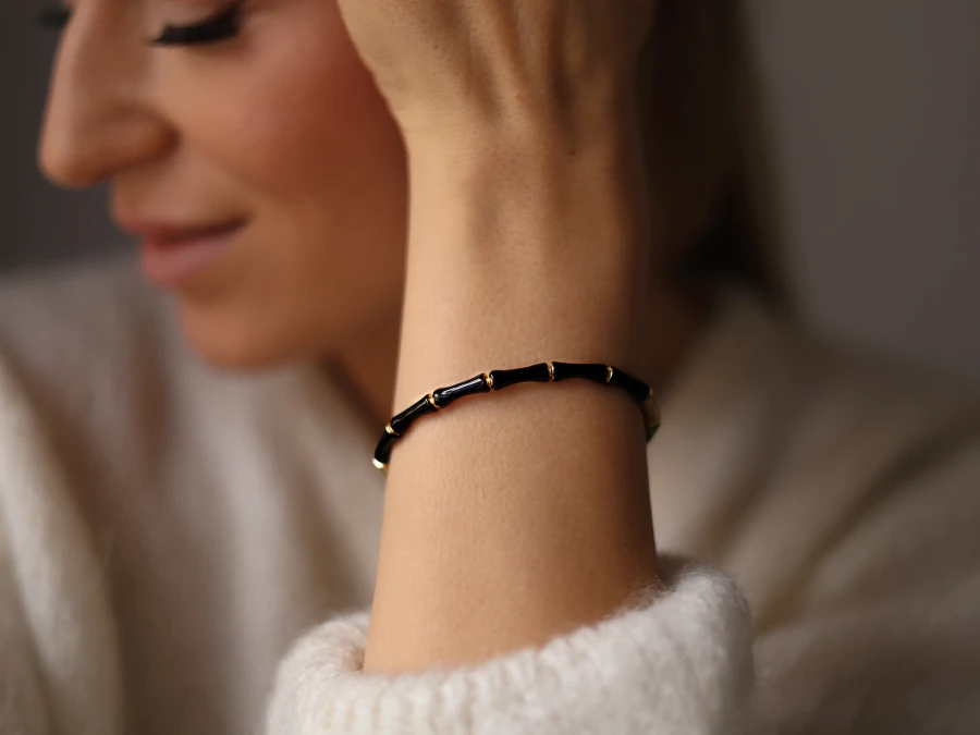 Bransoleta sztywna emalia czarna