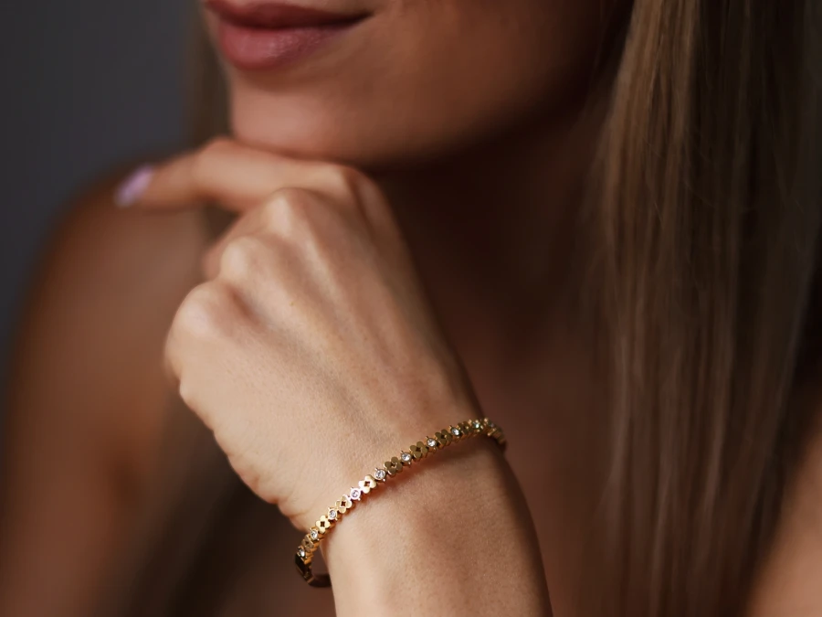 Bransoleta sztywna ażurowa