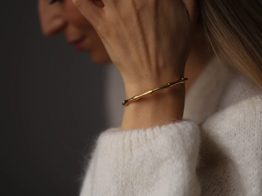 Bransoleta sztywna łamana