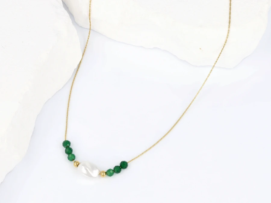 Naszyjnik szmaragd z perłą rzeczną 