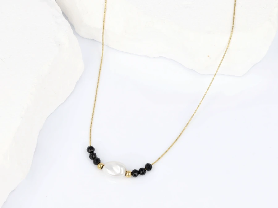 Naszyjnik onyks z perłą rzeczną 