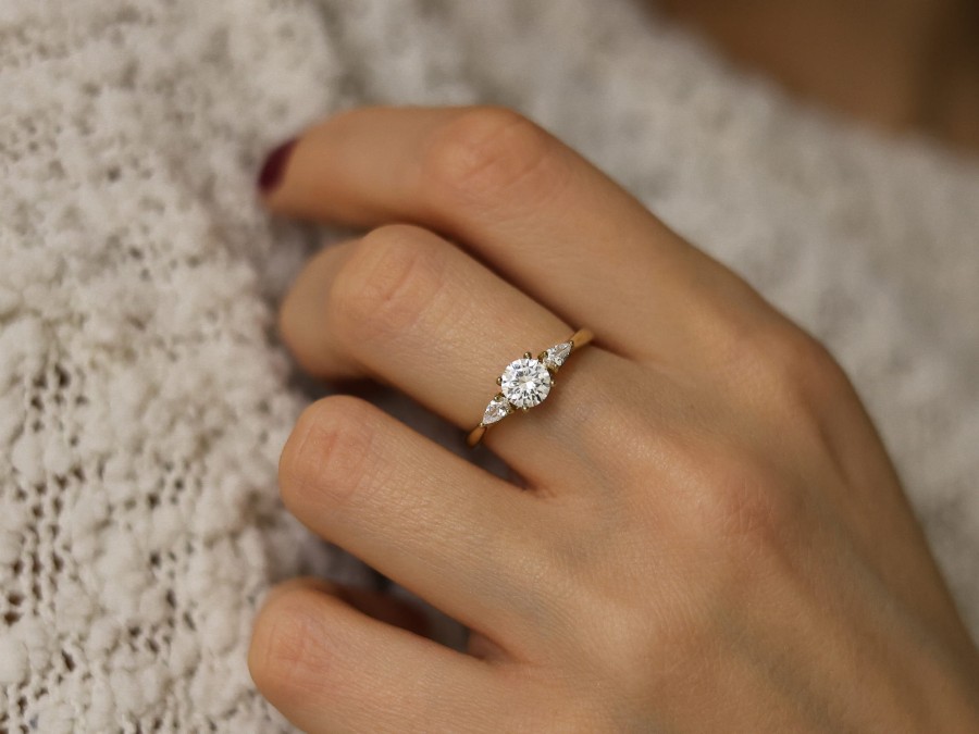 Pierścionek ozdobny