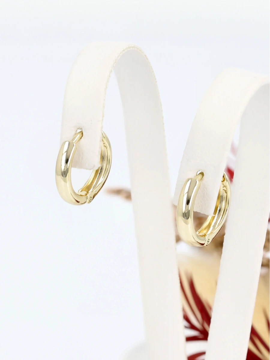 Kolczyki złota forma czystej elegancji