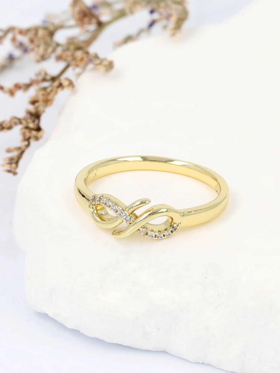 Pierścionek nieskończona elegancja światła